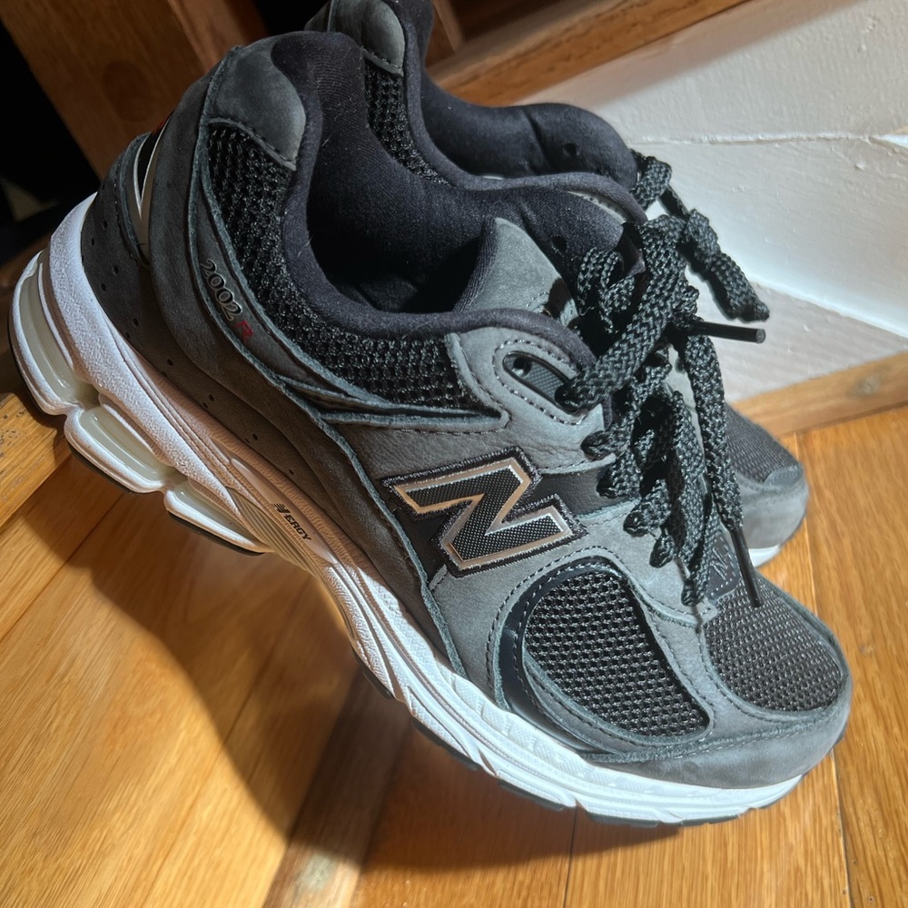 NEW BALANCE 2002r